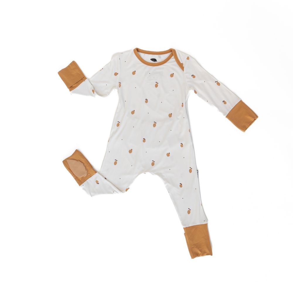 Minimalistisches Design |
Komfortabel, stilvoll, praktisch – für einen entspannten Alltag und ein glückliches Baby.