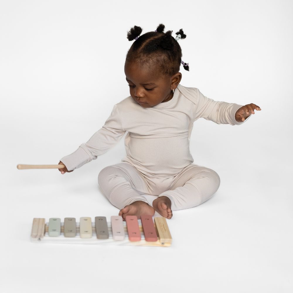 Sanft zur empfindlichen Haut |
Seidenweich, hypoallergen & ohne Reibung – ideal für Kinder mit sensibler Haut oder Ekzemen.