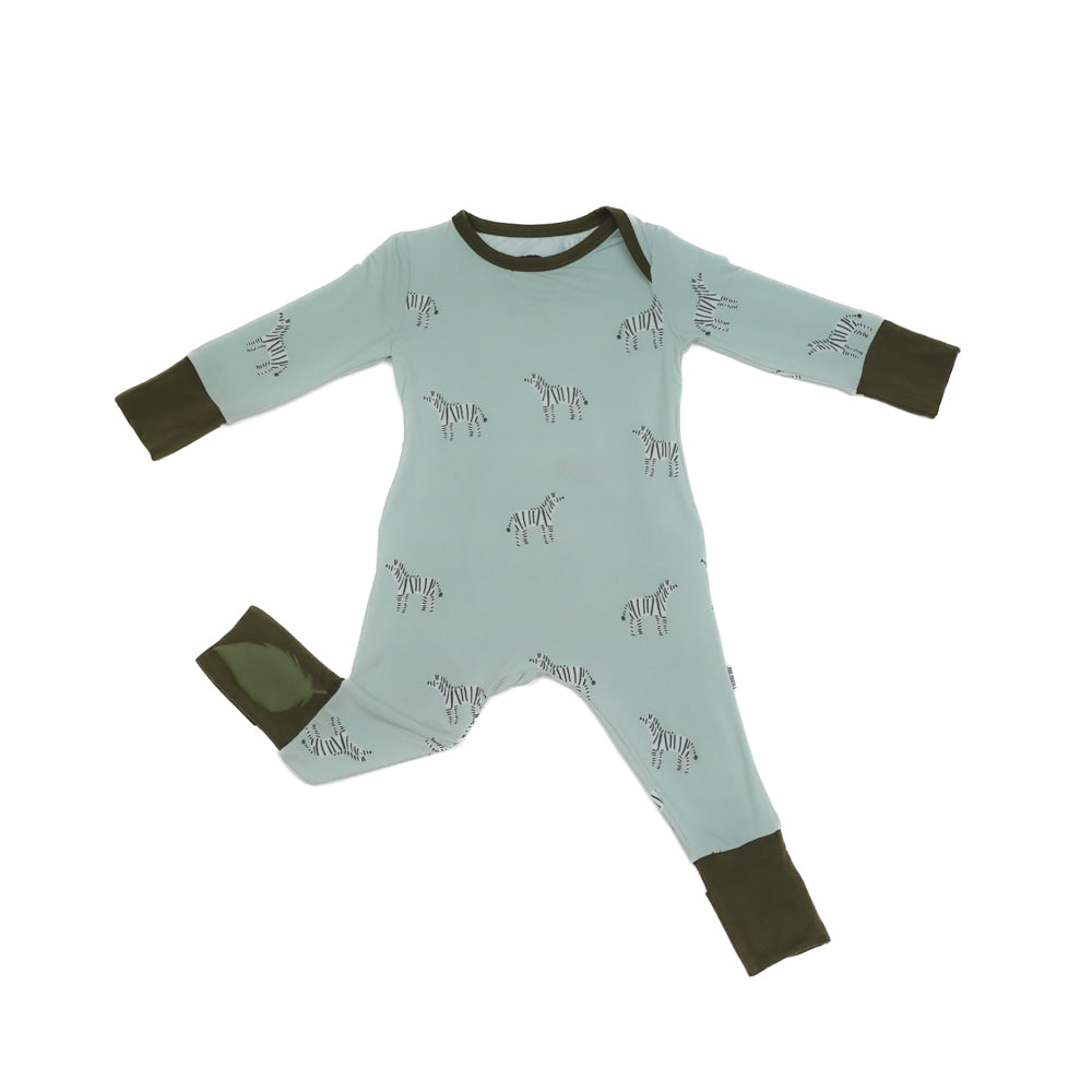 Minimalistisches Design |
Komfortabel, stilvoll, praktisch – für einen entspannten Alltag und ein glückliches Baby.
